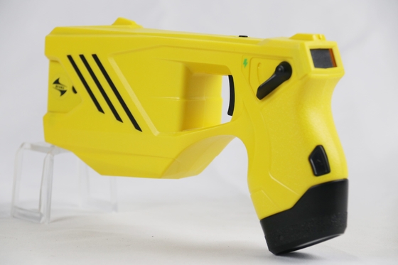 comprar Pistola de aturdimiento amarilla versátil de doble cartucho para agentes de la ley Fabricación en línea